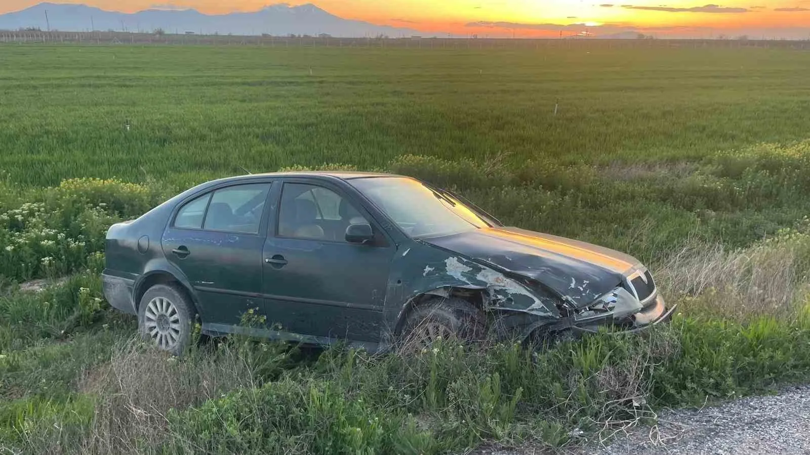 Karaman’da İki Otomobil Çarpıştı: 3 Kişi Yaralandı