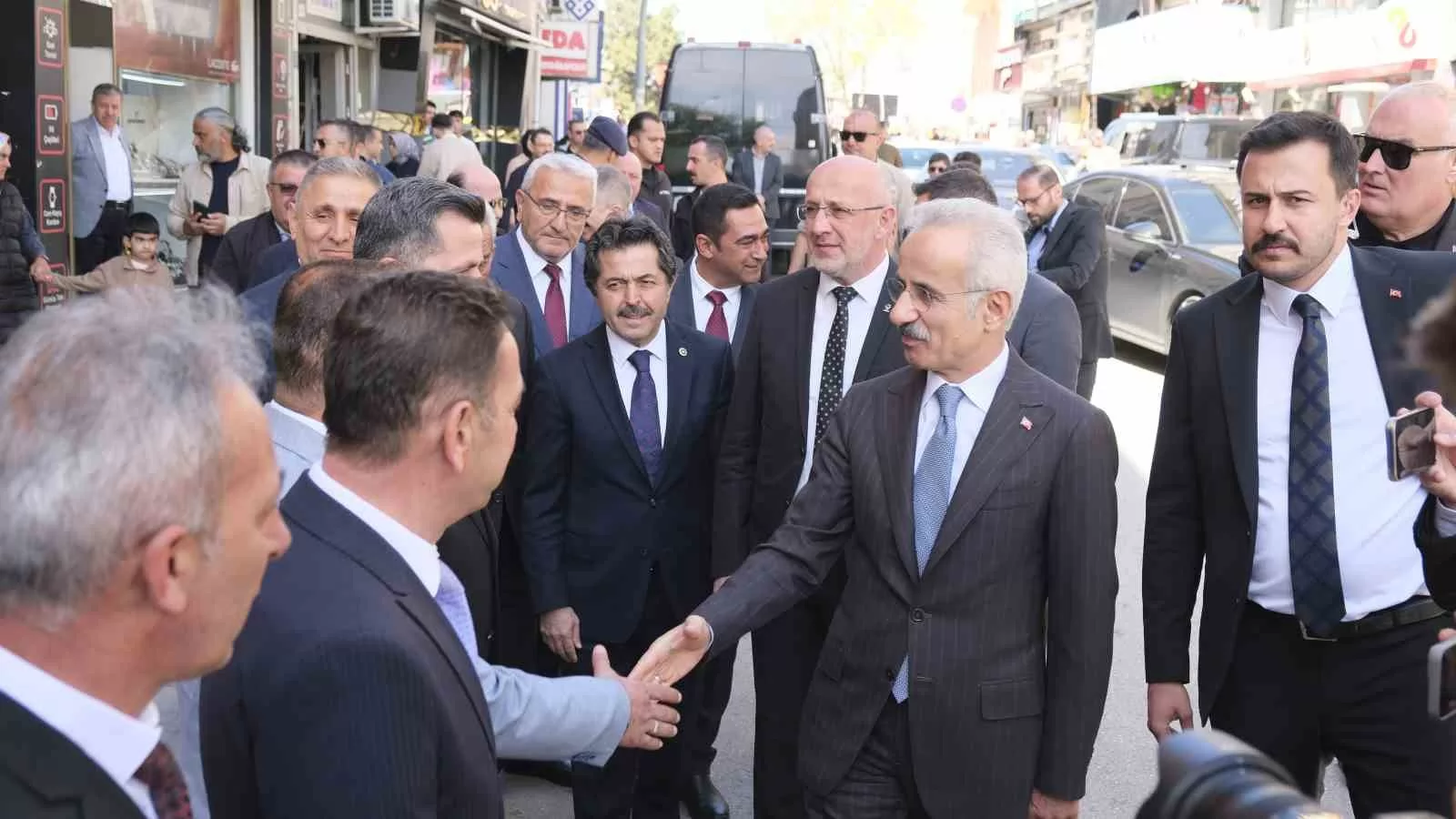 Bakan Uraloğlu Müjdeyi Karaman’dan Verdi: Hızlı Tren Basra Körfezi’ne Kadar Gidecek