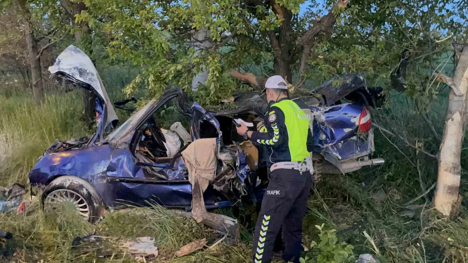 Karaman’da Düğün Konvoyunda Can Pazarı: Takla Atan Otomobilde 1 Kişi Hayatını Kaybetti