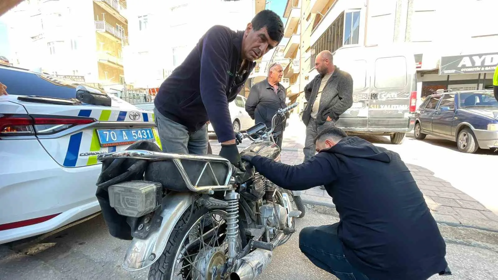 Karaman’da Polisi Görünce Motosikleti Bırakıp Kaçtı: Şase Numarası Kazınmış, Düz Kontak Çıktı