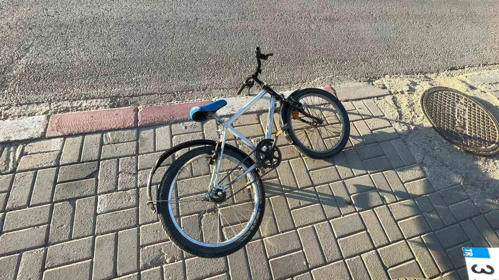 Karaman’da Korkutan Kaza: Otomobilin Çarptığı 9 Yaşındaki Bisikletli Çocuk Hastaneye Kaldırıldı