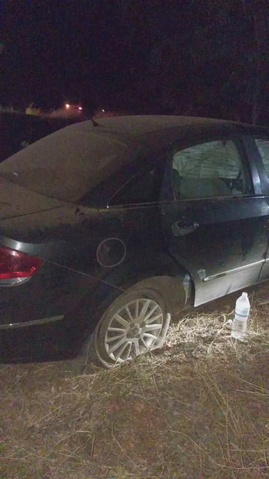 Yoldan Çıkıp Boş Araziye Savrulan Otomobilde 3 Kişi Yaralandı!