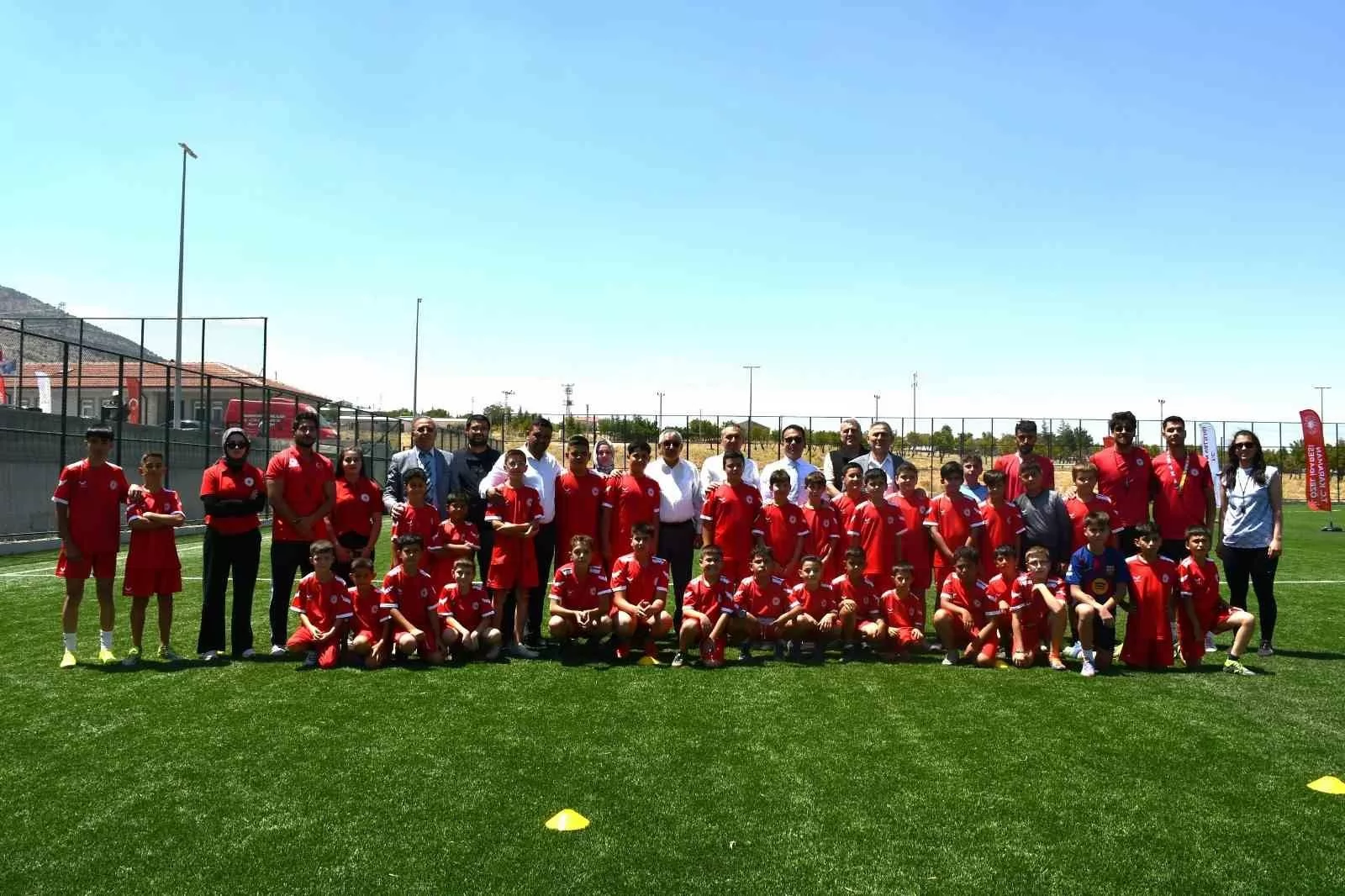 Karaman İl Özel İdaresi’nden Çocuklara Yaz Jesti: Kazımkarabekir’de Futbol Kursu Dualarla Açıldı!
