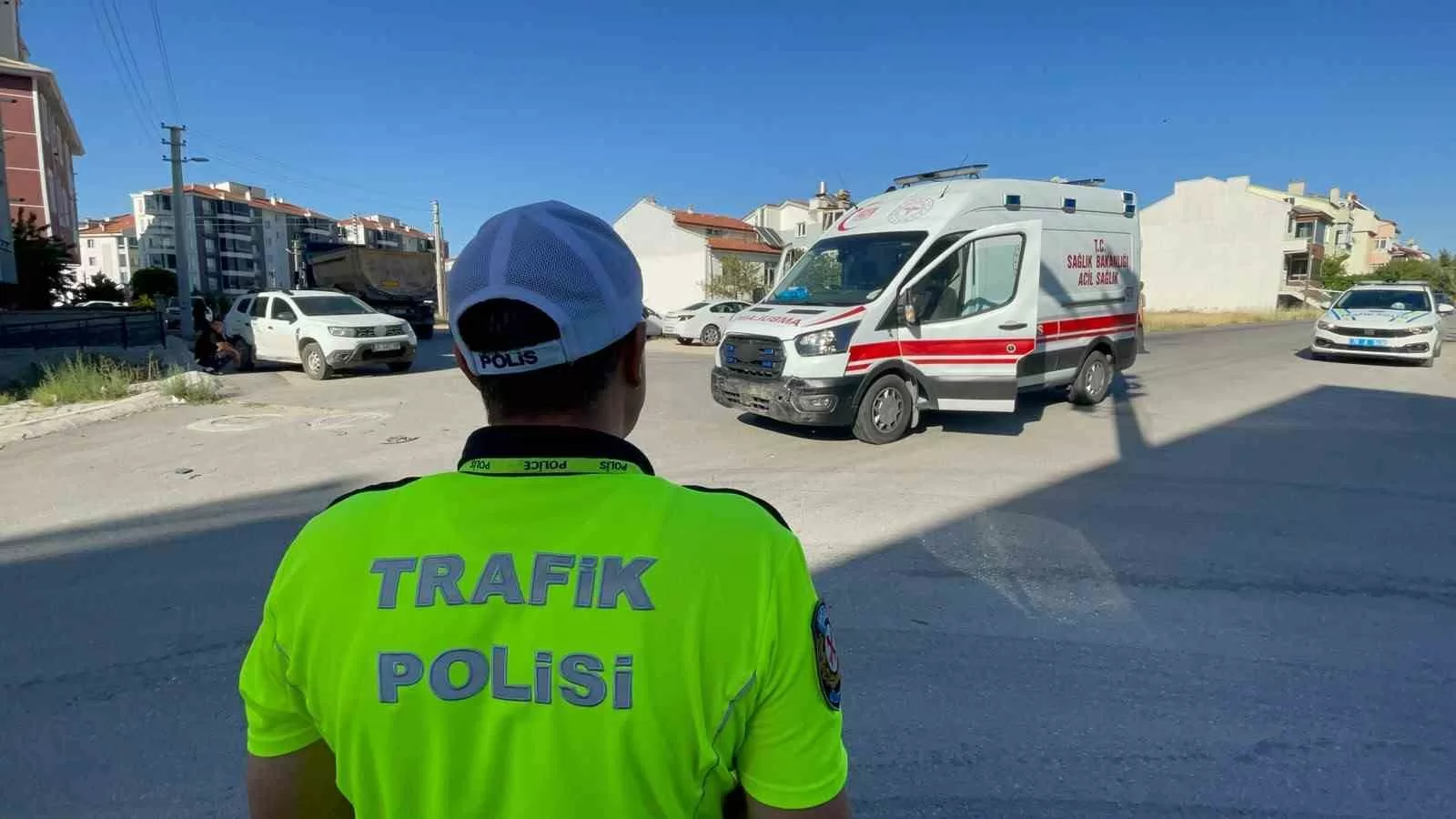 Karaman’da Vakaya Giden Ambulans Ciple Çarpıştı: Şans Eseri Yaralanan Olmadı!