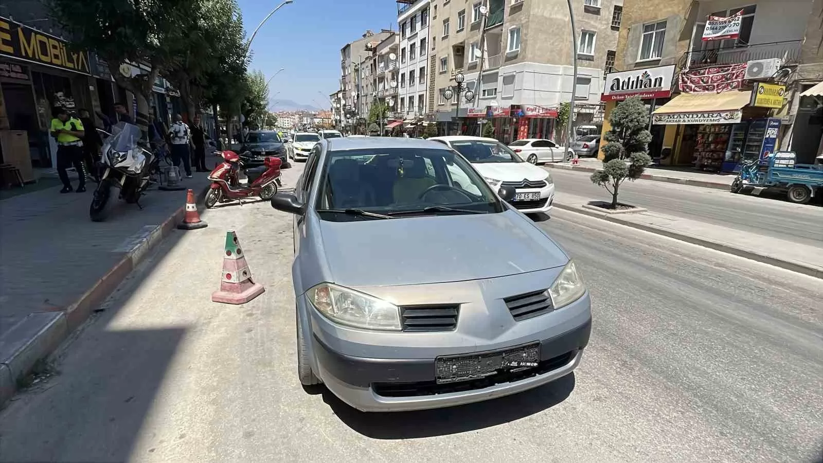 Karaman’da Otomobil Elektrikli Bisiklete Çarptı: 1 Yaralı! 