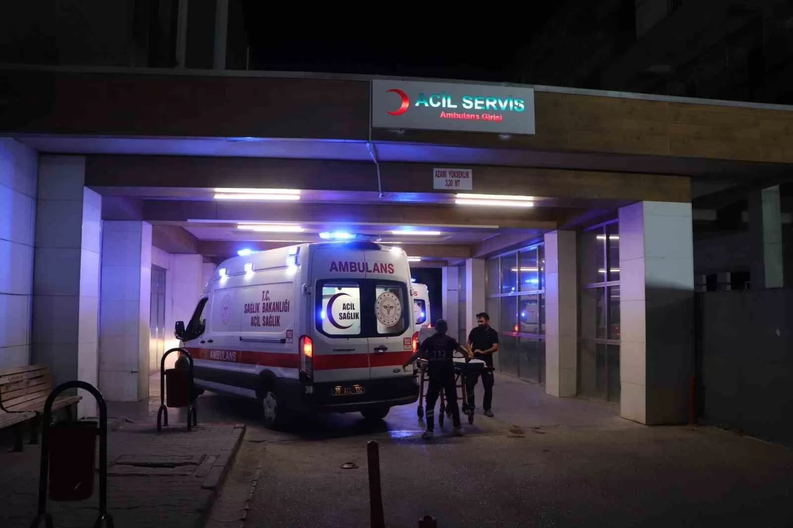 Karaman’da Motosiklet Patika Yolda Devrildi: 2 Kişi Yaralandı!
