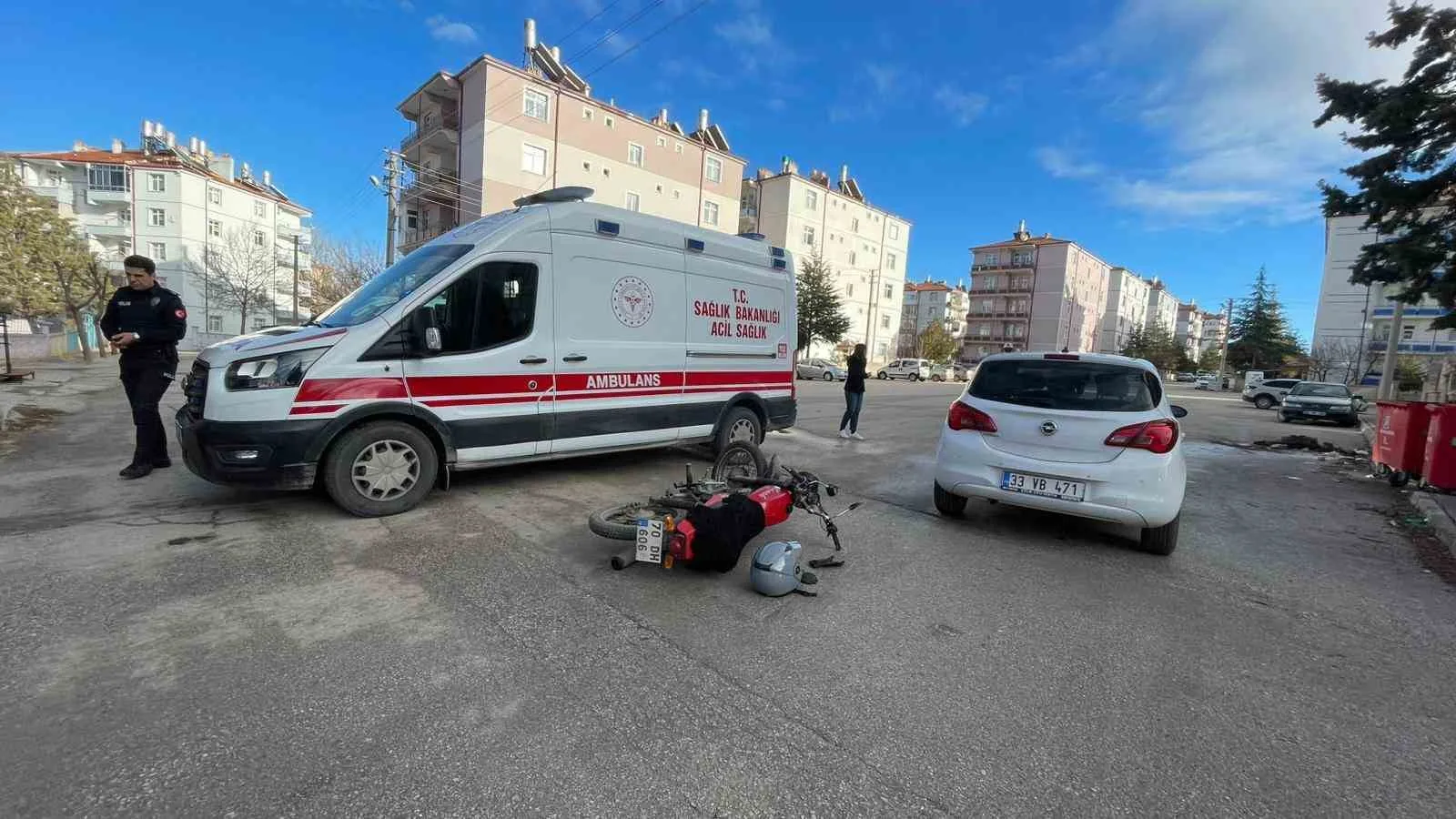 Karaman’da Motosiklet ile Otomobil Çarpıştı: Sürücü Yara Almadan Kurtuldu