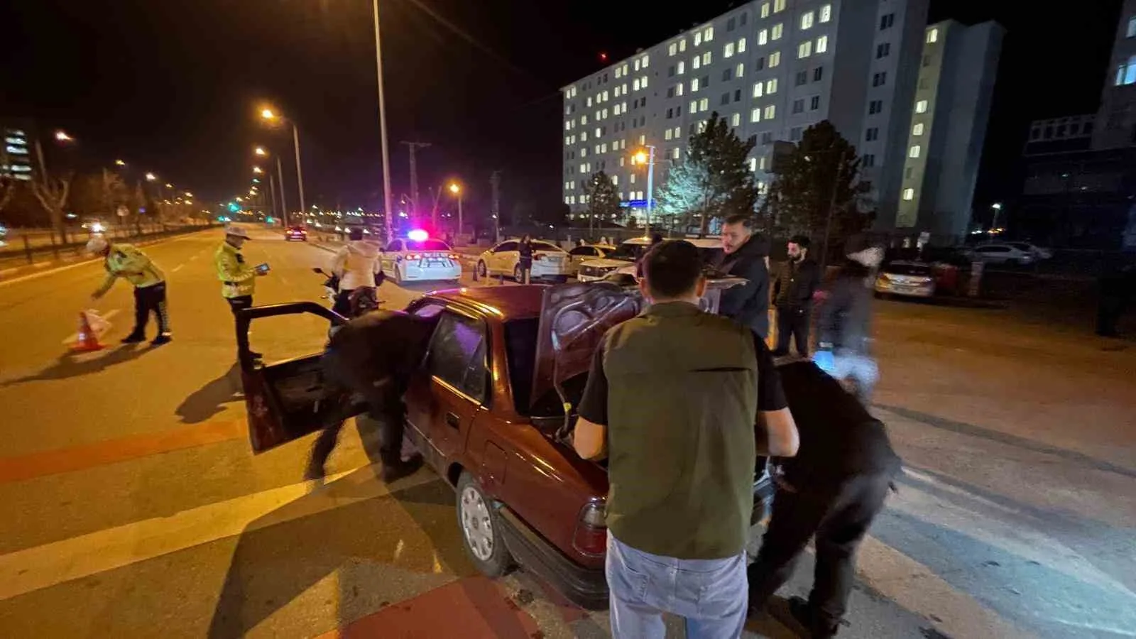 Karaman’da Polis Denetimleri: 7 Tutuklama, 43 Sürücünün Ehliyetine El Konuldu