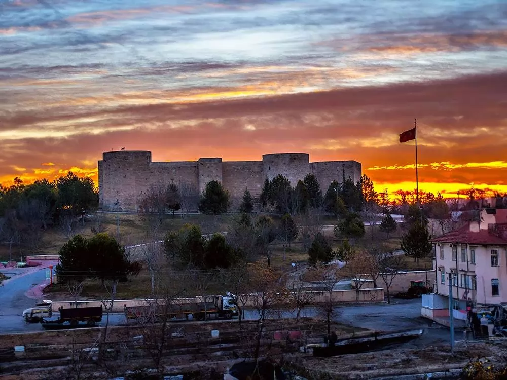 Karaman Kalesi: Taşların Anlattığı Asırlık Hikaye