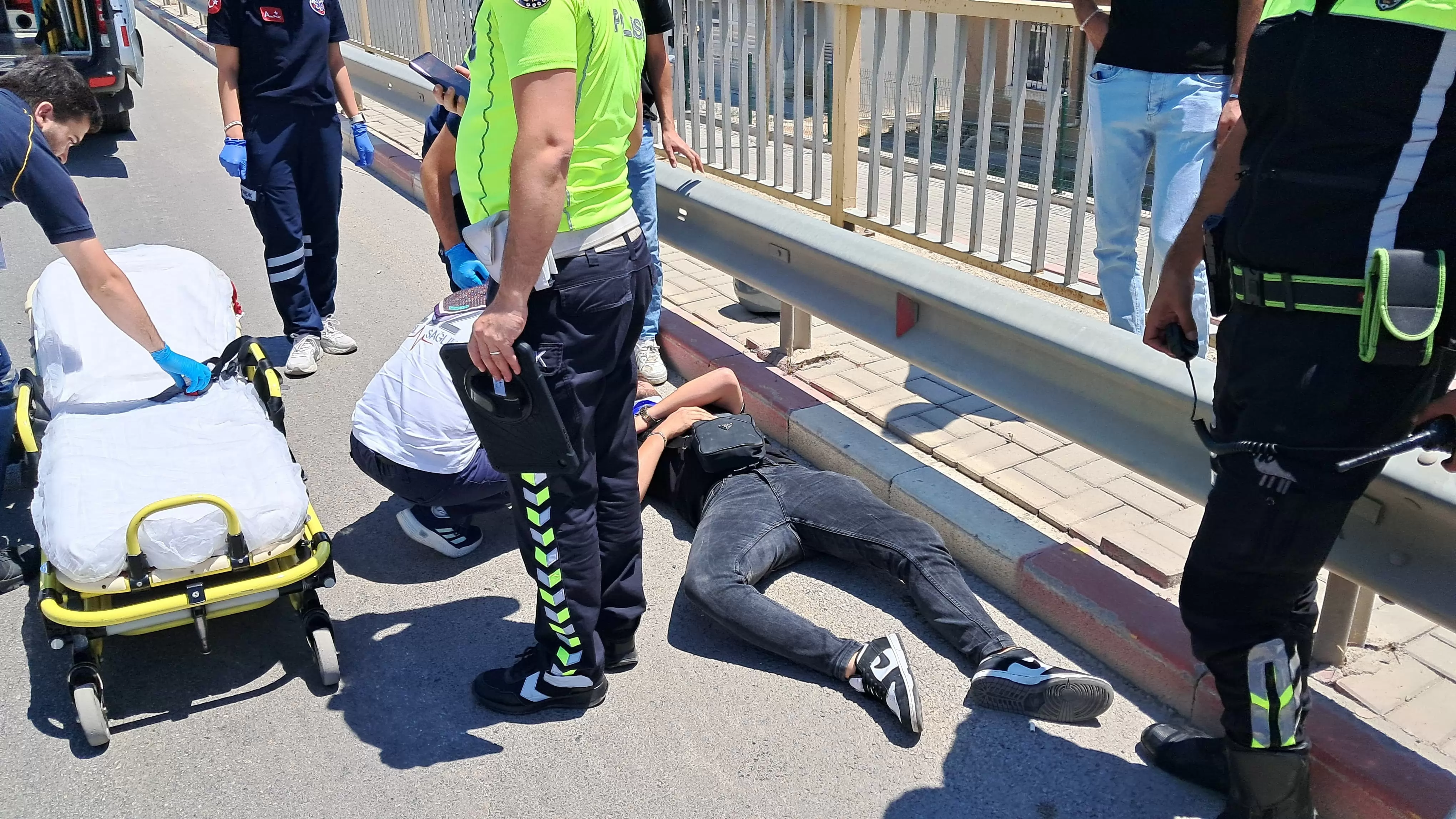 Karaman’da yola dökülen yağ kazaya neden oldu: Motosiklet sürücüsü yaralandı