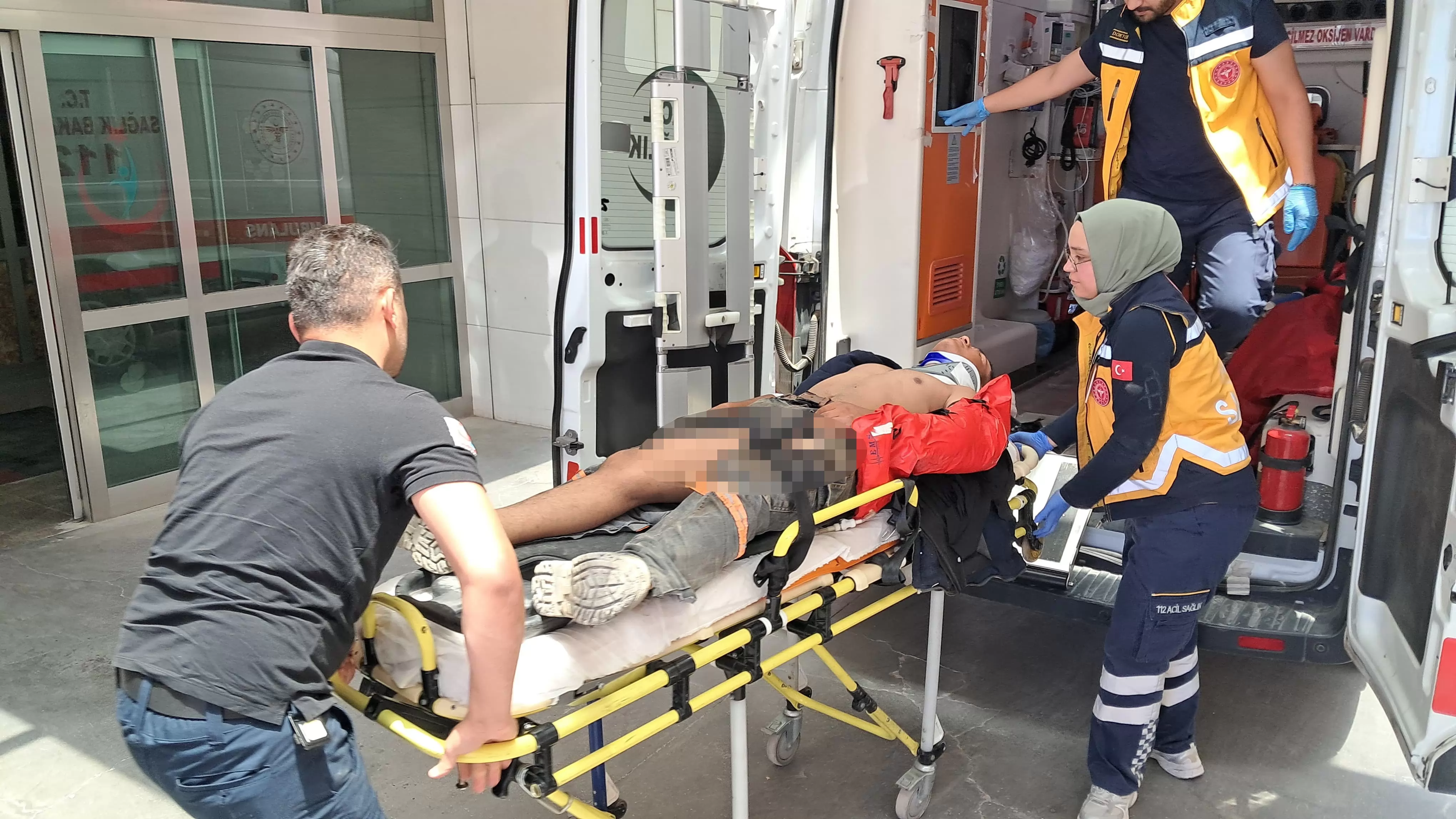 Karaman’da inşaattan düşen 15 yaşındaki çocuk yaralandı