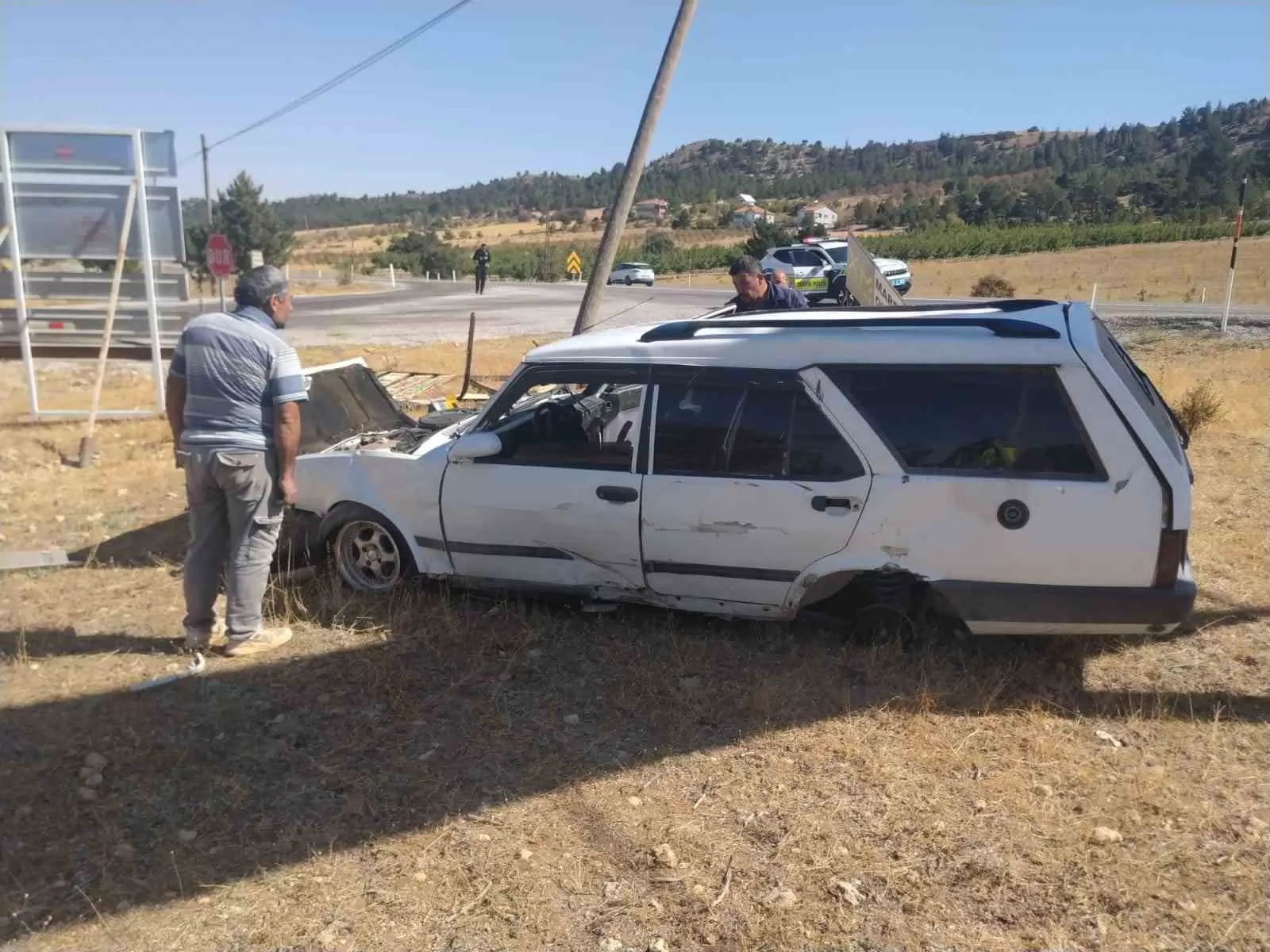 Kontrolden Çıkan Otomobil Takla Attı: 1’i Çocuk 2 Yaralı