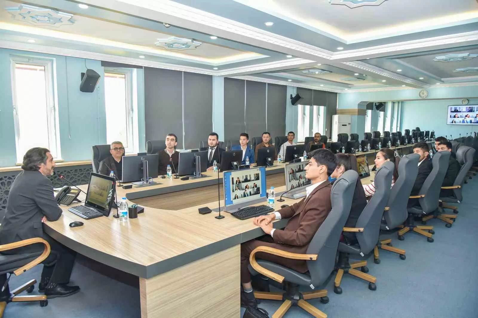 Özbek öğrencilere KMÜ’de tıp eğitimi verildi