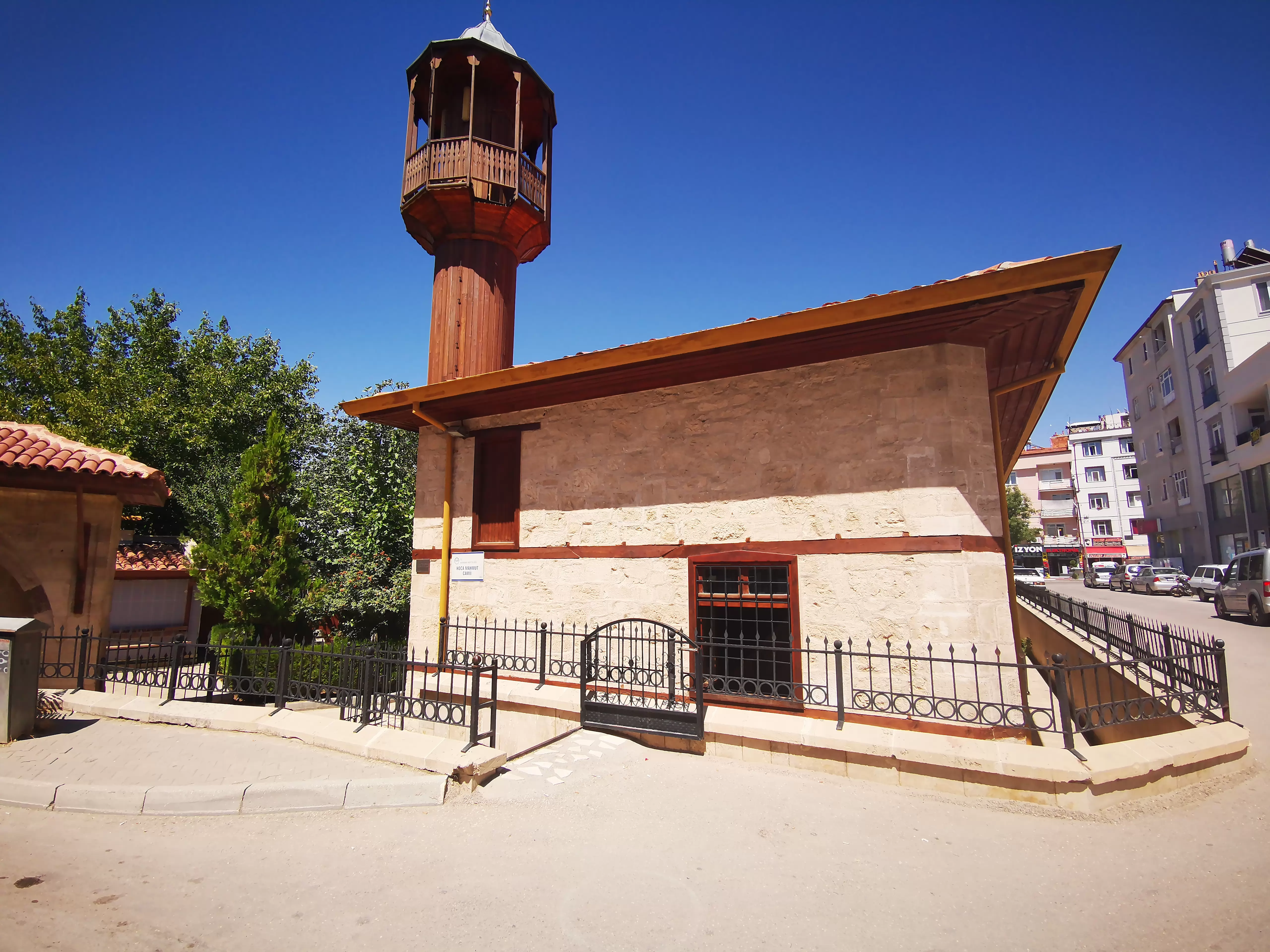 Hoca Mahmut Camii’nin Tarihî Yolculuğu ve Saklı Mirası