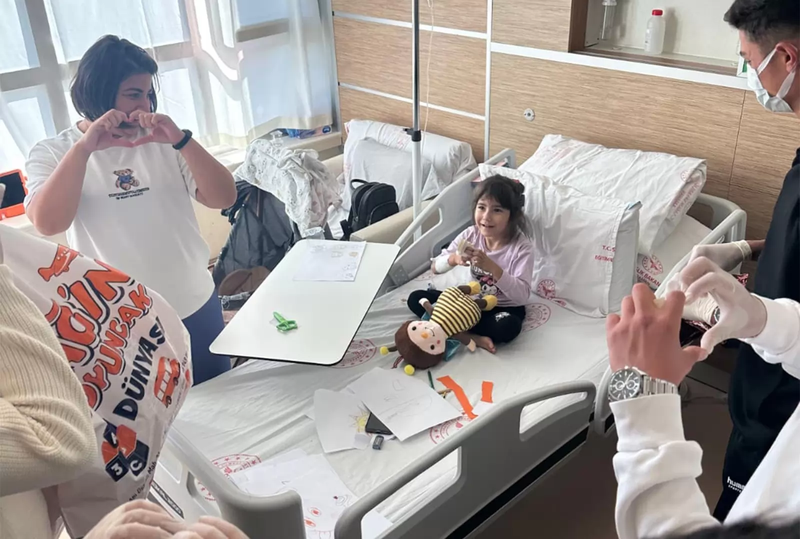 Karamanlı Gençlerden Lösemili Çocuklara Moral Ziyareti