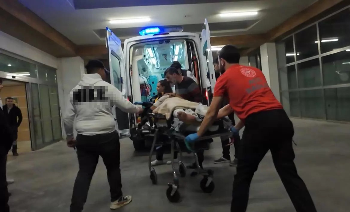 17 yaşındaki çocuk parkta vuruldu